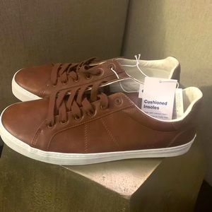 OLD NAVY - FAUX LEATHER LACE UP SNEAKERS